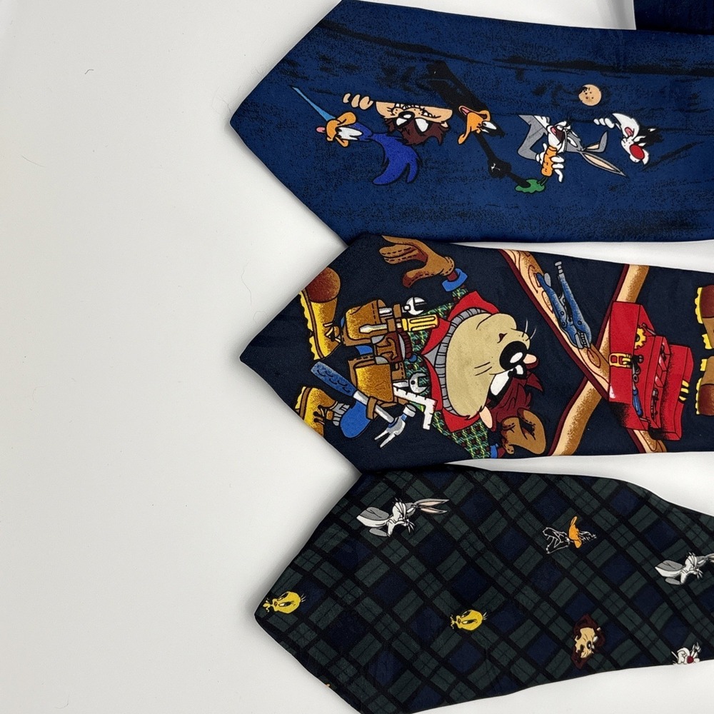 Lot of 3 Vintage Looney Tunes Ties 90s Bugs Bunny Taz Wile E Coyote Sylvester - Picture 3 of 3
